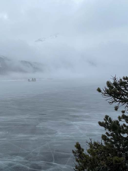 Nebelstimmung und gefrorener See mit Eis - Fotografie Thomas Pfister